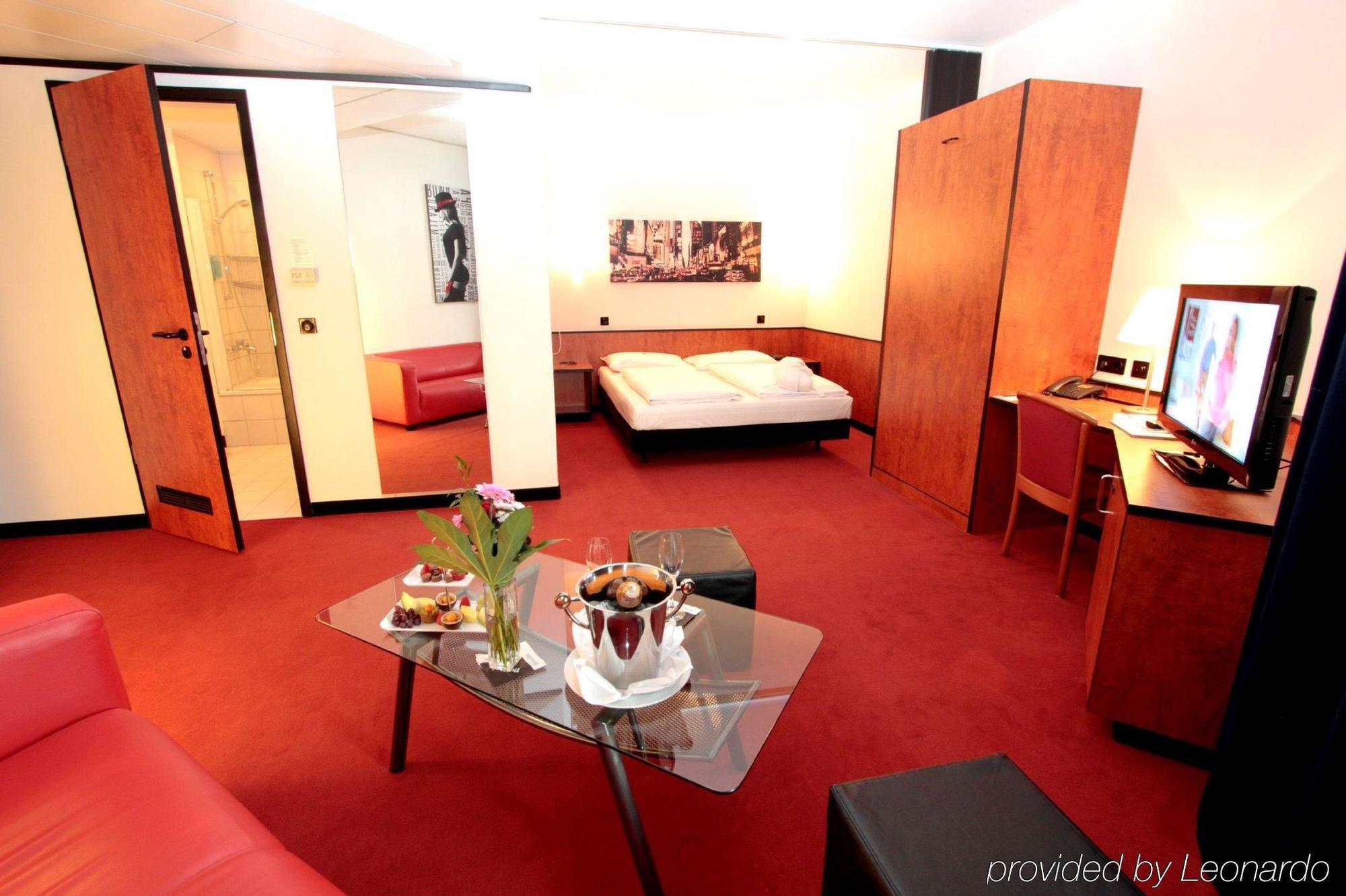 Ara Hotel Comfort อินโกลชตัดต์ ภายนอก รูปภาพ