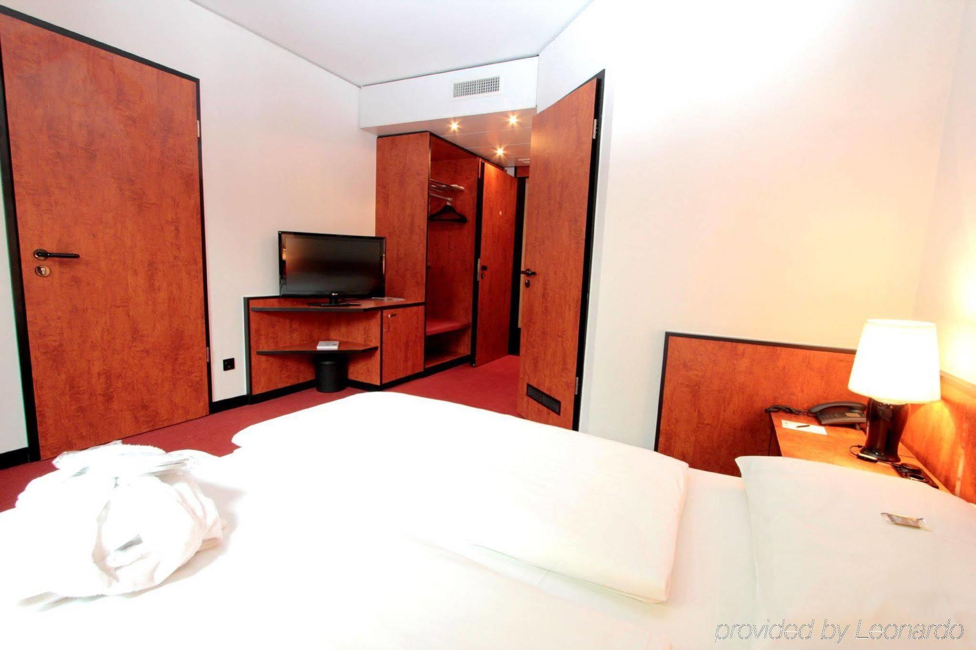 Ara Hotel Comfort อินโกลชตัดต์ ภายนอก รูปภาพ